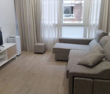 Alquiler de piso en Ensanche Centro - Soho - Photo 6