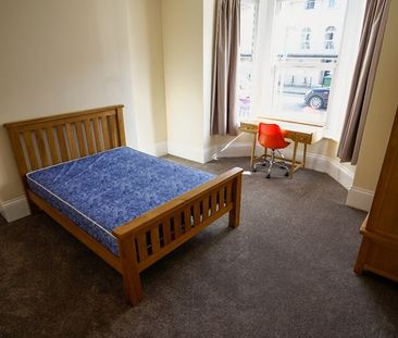 7 Bed Terraced House, Bernard Street, SO14 - Photo 2