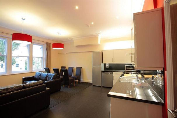 6 bedroom flat to rent - Photo 1