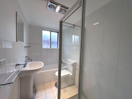 Spacious 2 Bedroom apartment - Photo 5