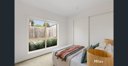 PRIVATE & SUNLIT WITH EASY LIVING! - Photo 4