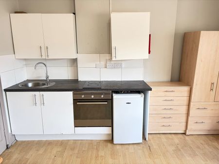 Studio Flat, Very Near Finchley Road Area, NW3 - Photo 2