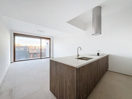 Appartement te huur in Ixelles - Photo 2