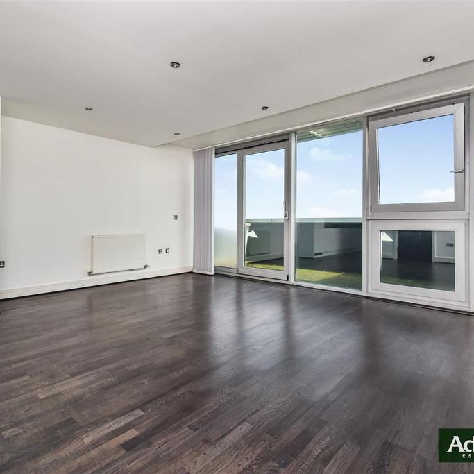 2 bedroom penthouse to rent - Photo 1