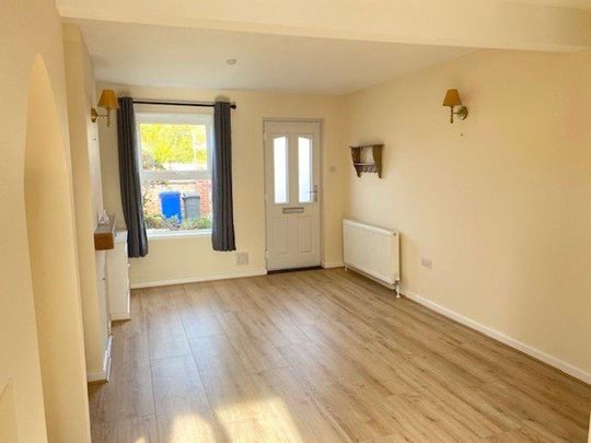 2 bedroom terraced house to rent - Photo 1