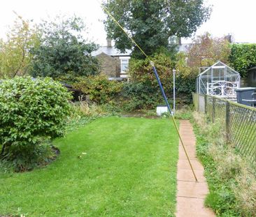 2 bedroom end of terrace house to rent - Photo 4