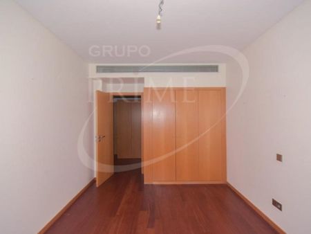 4 bedroom luxury Apartment for rent in Parque da Cidade do Porto, Porto, Distrito do Porto - Photo 4