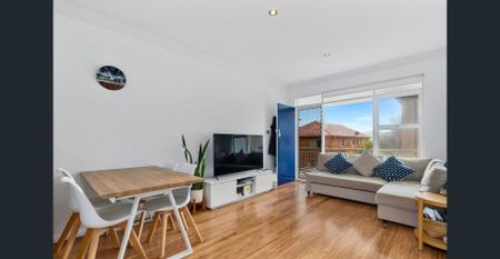 Sun-drenched One Bedroom Apartment in South Cronulla - Photo 4