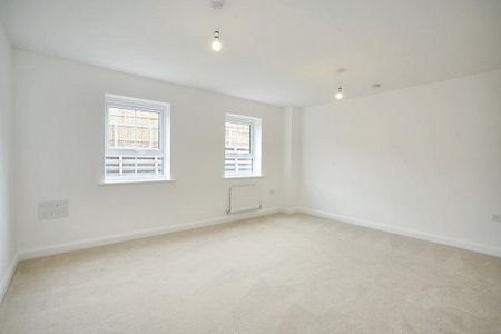 3 bedroom semi-detached house to rent - Photo 5