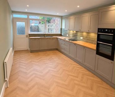 3 bedroom terraced house to rent - Photo 6