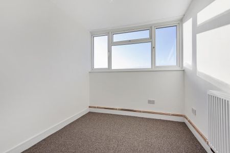 3 bedroom apartment to rent - Photo 5