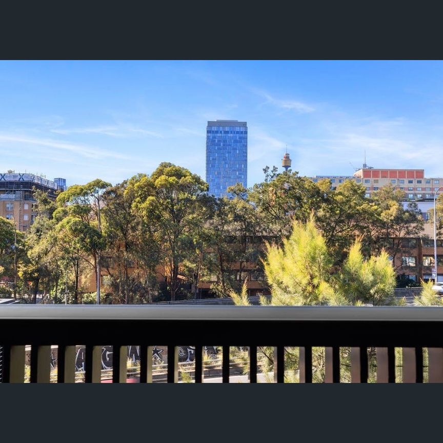 Modern One-Bedroom Apartment in "Harbour Mill" Complex Pyrmont - Photo 1