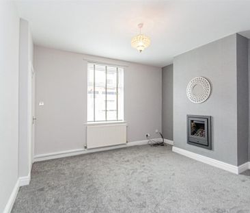 2 bedroom semi-detached house to rent - Photo 2