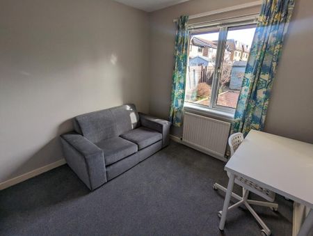 2 bedroom semi-detached house to rent - Photo 3