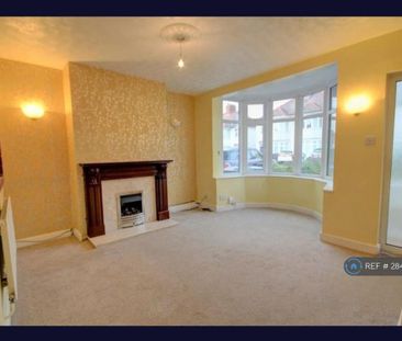 3 bedroom semi-detached house to rent - Photo 1