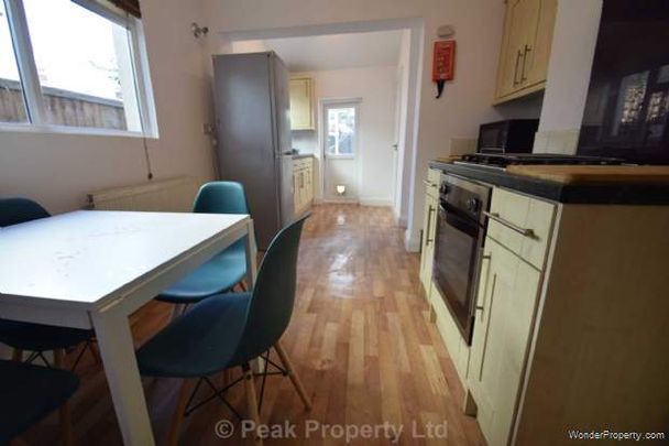 1 bedroom property to rent in Westcliff On Sea - Photo 1