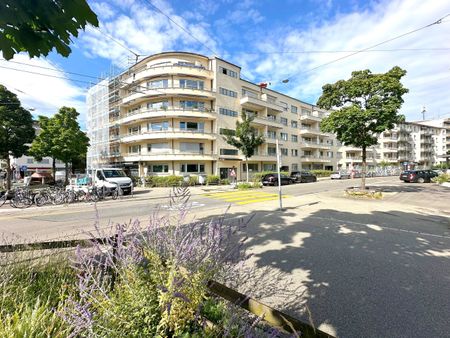 In the heart of Zurich-Wiedikon – freshly renovated! - Photo 3