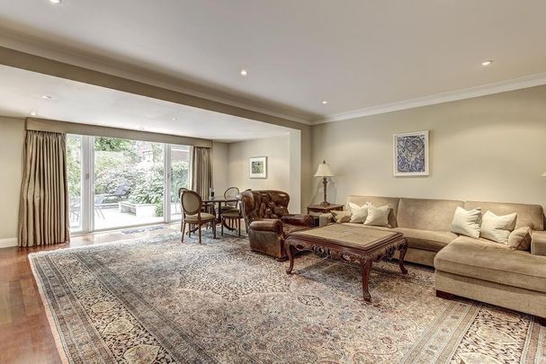 4 bedroom terraced house to rent - Photo 1