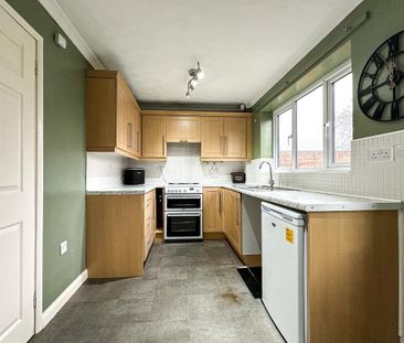 3 bedroom semi-detached house to rent - Photo 5