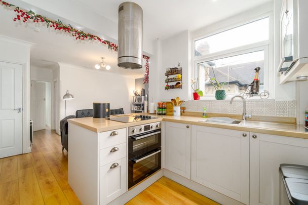 2 bedroom Maisonette to rent - Photo 1