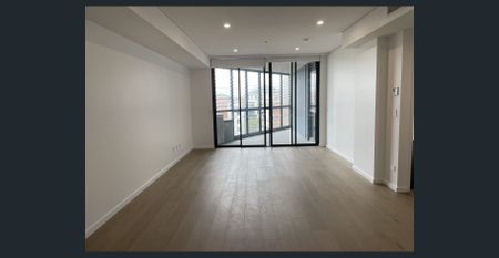 Brand New Generous-sized one bedroom apartment - Photo 2