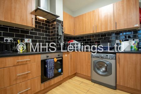 Flat 2, 205 Belle Vue Road, Leeds, LS3 1HG - Photo 2