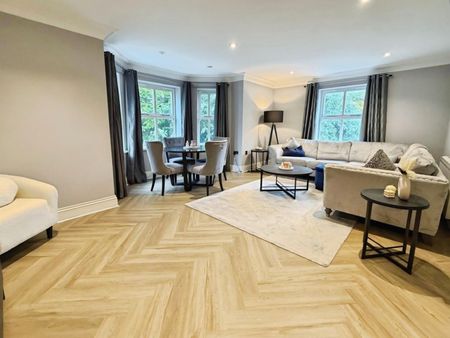 2 bedroom Flat To Let - Photo 3