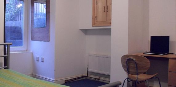 4 bedroom house to rent - Photo 2