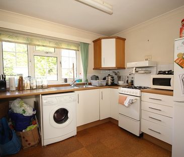 Belgrave Manor, Woking - Photo 5