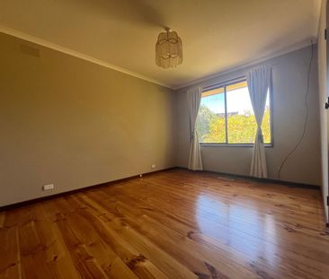 Large Family Home in Prime Position - Photo 3