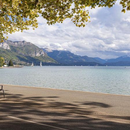 Location Appartement 4 pièces 86m² ANNECY 74000 - Photo 4