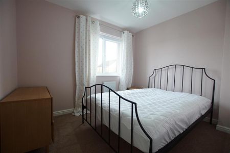 3 bedroom detached house to rent - Photo 2