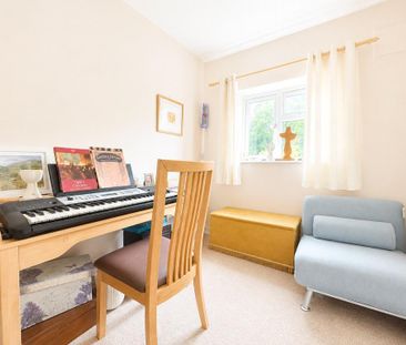 3 bedroom semi-detached house to rent - Photo 3