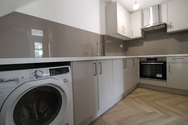 3 Bed End Terrace, Vincent Road, CR0 - Photo 1