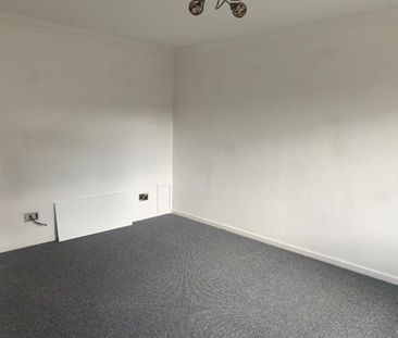 3 bedroom House To Let - Photo 4