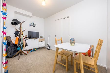 Downtown Sophistication - Photo 2