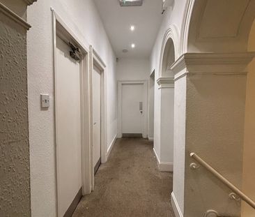 5 Bed Flat, Broomhall Road, S10 - Photo 2