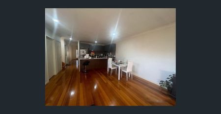 Perfect Low Maintenance Double Storey Unit in Prime Werribee Location!! - Photo 2