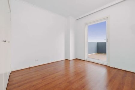 2Bedrooms, 1Bathrooms - Photo 2