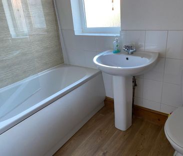 4 Bed Student Accommodation - Photo 3