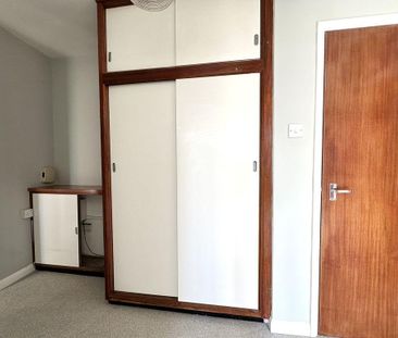 3 bedroom flat to rent - Photo 6