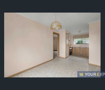 Fountain Gate Shopping Centre just a 2-minute walk away! - Photo 6