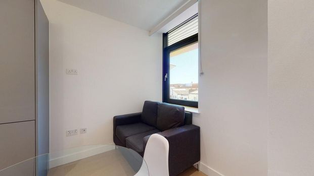 Studio to rent - Photo 1