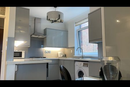 2 Bed Flat, Drive Lodge, BN3 - Photo 3