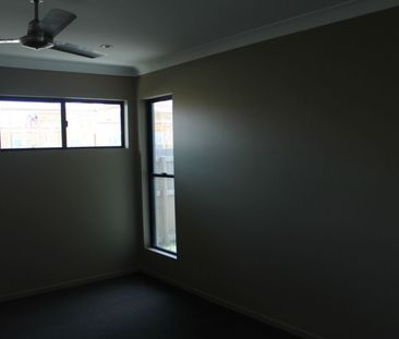 Deluxe Home in Mackay's Premier Estate - Photo 2