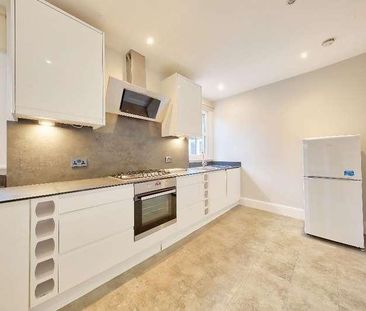 Chatsworth Avenue, Wimbledon Chase, SW20 - Photo 6