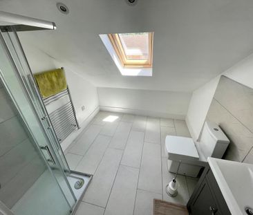 3 bedroom semi-detached house to rent - Photo 4