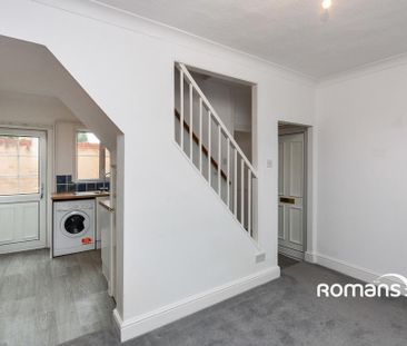 2 bedroom terraced house to rent - Photo 1