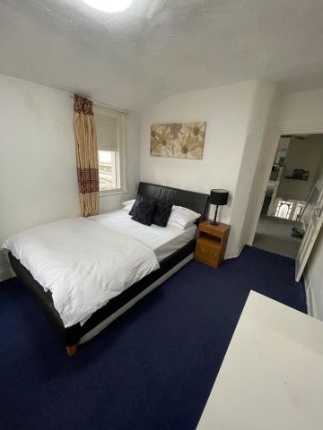 Room in a Shared House, Wanlip Road, E13 - Photo 3