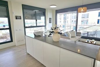 Passeig del Mare Nostrum, Badalona, Catalonia 08918